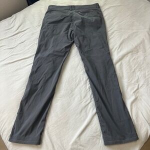 MOUNTAIN HARDWEAR Men's Cargo Pants Size 34x32 Gray Outdoor Hiking Convertible